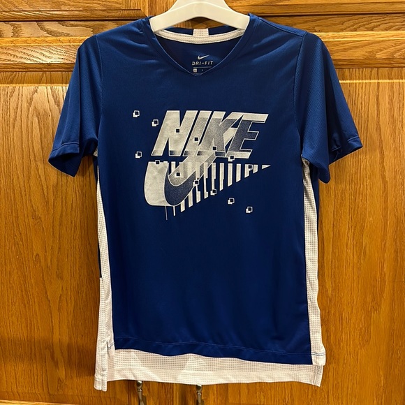 Nike Other - Boys Large Nike bundle of 3 short sleeve tops (blue/black & purple)